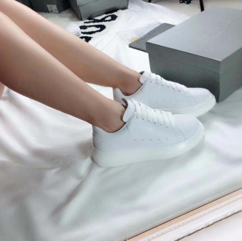 Alexander Mcqueen Sneaker rất được lòng phái đẹp