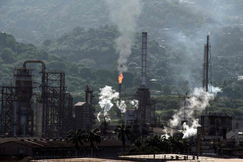 Một nhà máy lọc dầu tại Puerto La Cruz, Venezuela