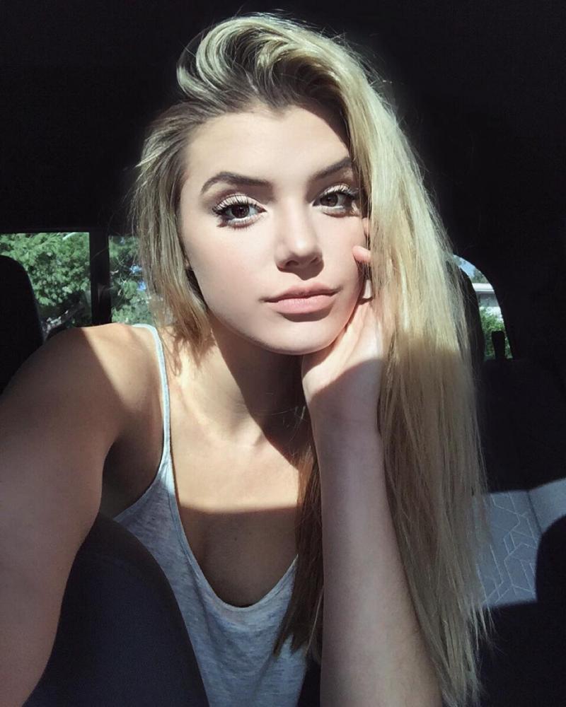 Alissa Violet