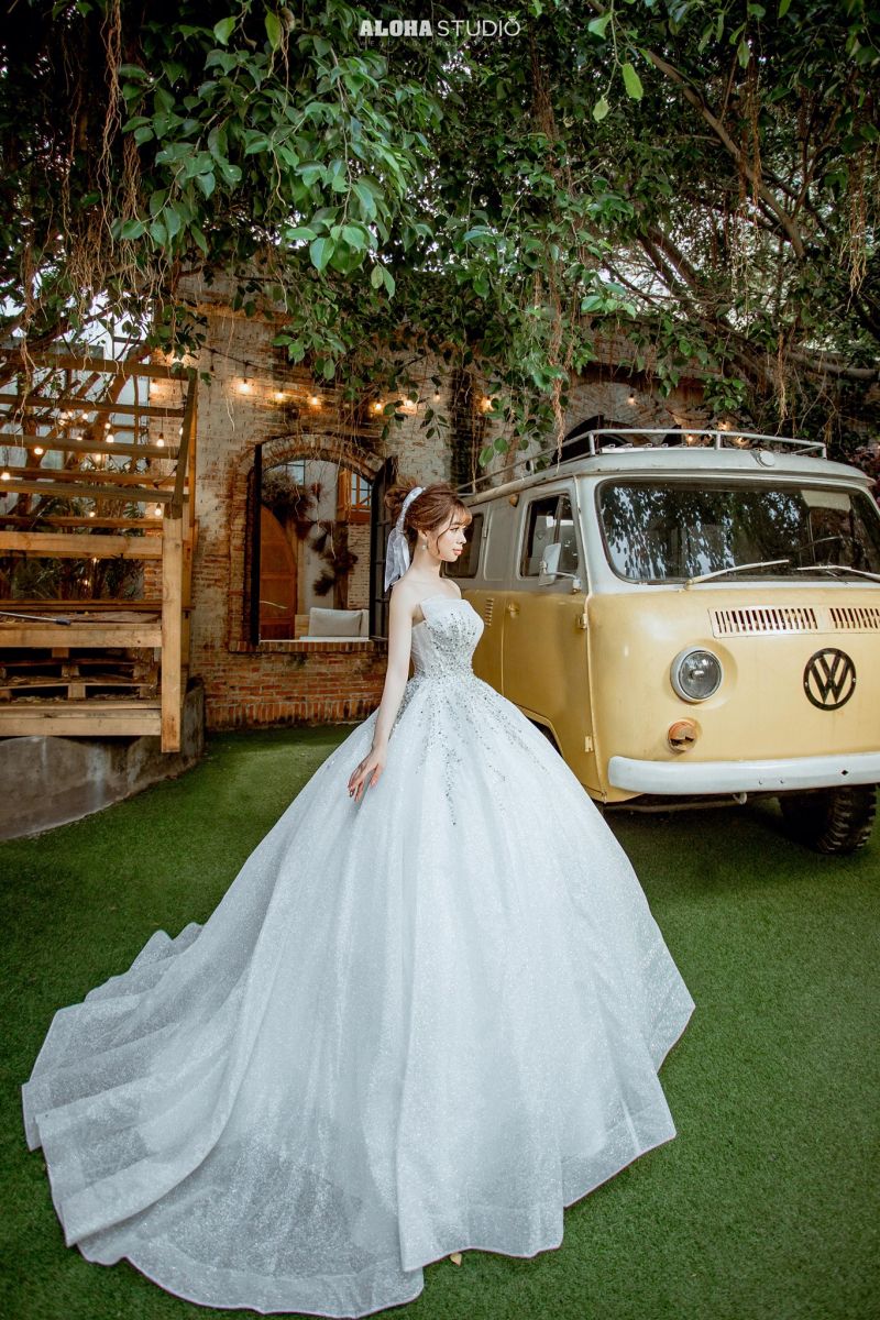 Xưởng sản xuất áo dài cưới cô dâu tại TP Hồ Chí Minh