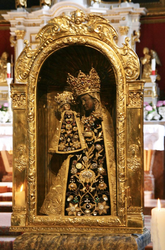 Tượng Black Madonna (Đức Bà Đen)