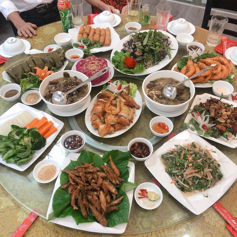 Những địa điểm ăn uống nổi tiếng trên đường Nguyễn Trãi ở Hà Nội?
