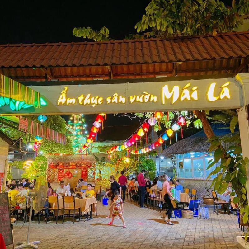 Ẩm thực Sân vườn Mái Lá