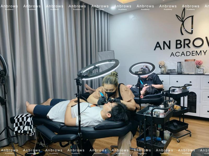An Brows & Academy