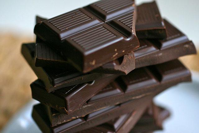Thay vì những viên kẹo ngọt hãy ăn socola đen vào ngày Tết.