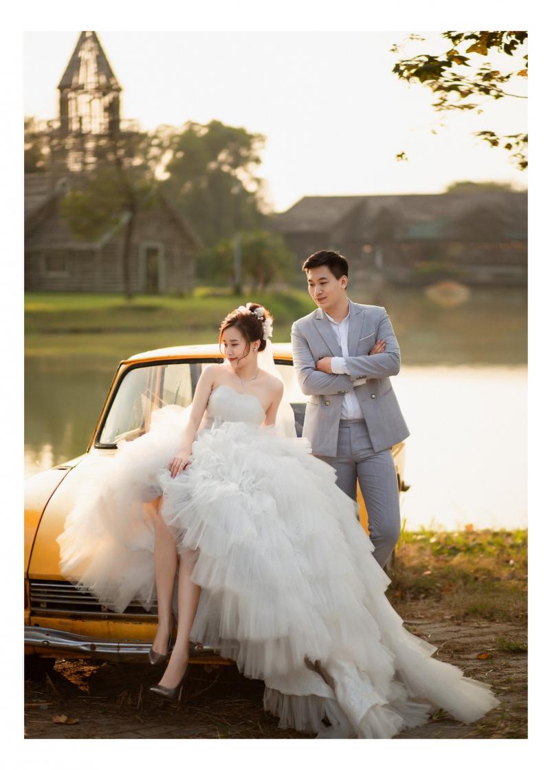 Chụp ảnh cưới phong cách Hàn Quốc là một trải nghiệm tuyệt vời cho bất kỳ cặp đôi nào. Các bức ảnh sẽ được thực hiện với phong cách tươi trẻ, hiện đại và mang tính nghệ thuật cao. Nếu bạn muốn ghi lại khoảnh khắc đẹp nhất trong hành trình tình yêu của mình, đừng bỏ lỡ cơ hội này!