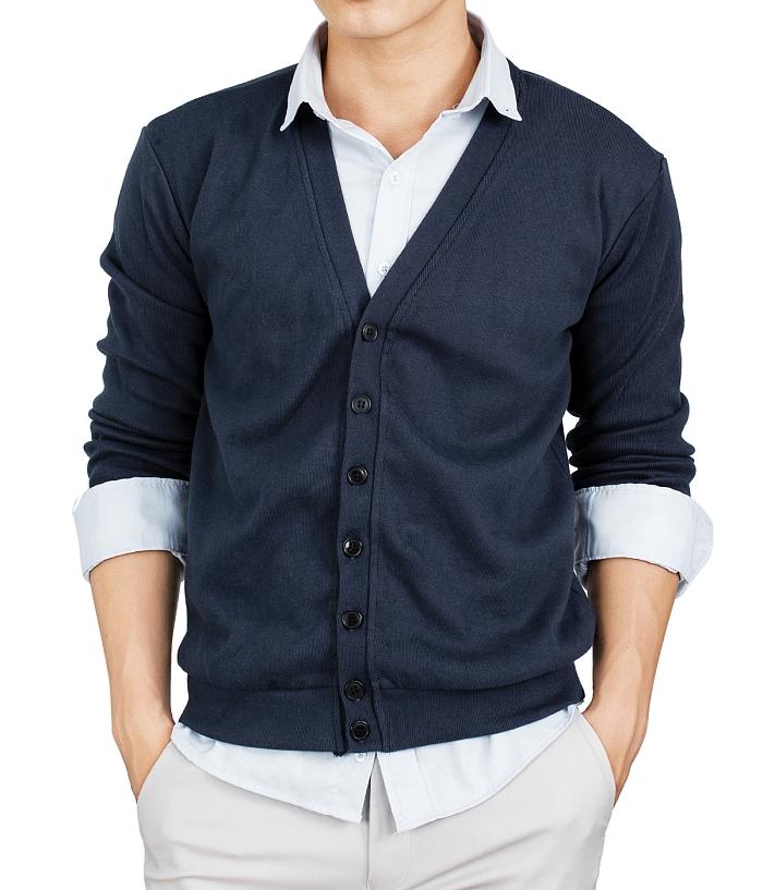 Áo cardigan phối với áo sơ mi