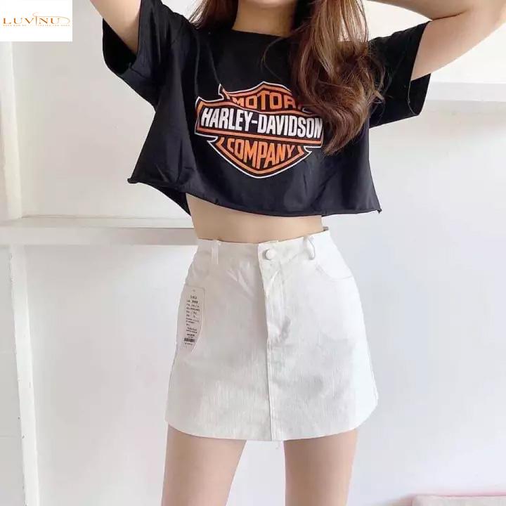 Áo crop-top kết hợp với quần ống rộng hoặc chân váy ngắn