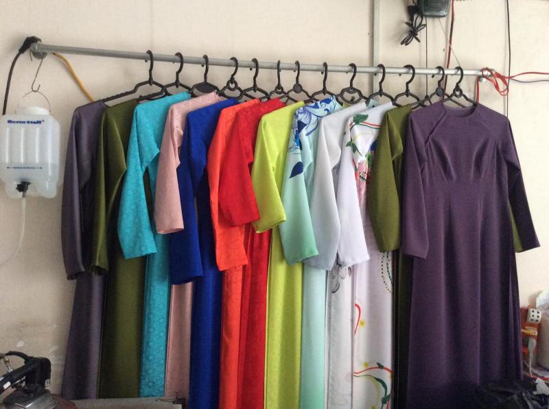 Áo dài Hồng Xuân