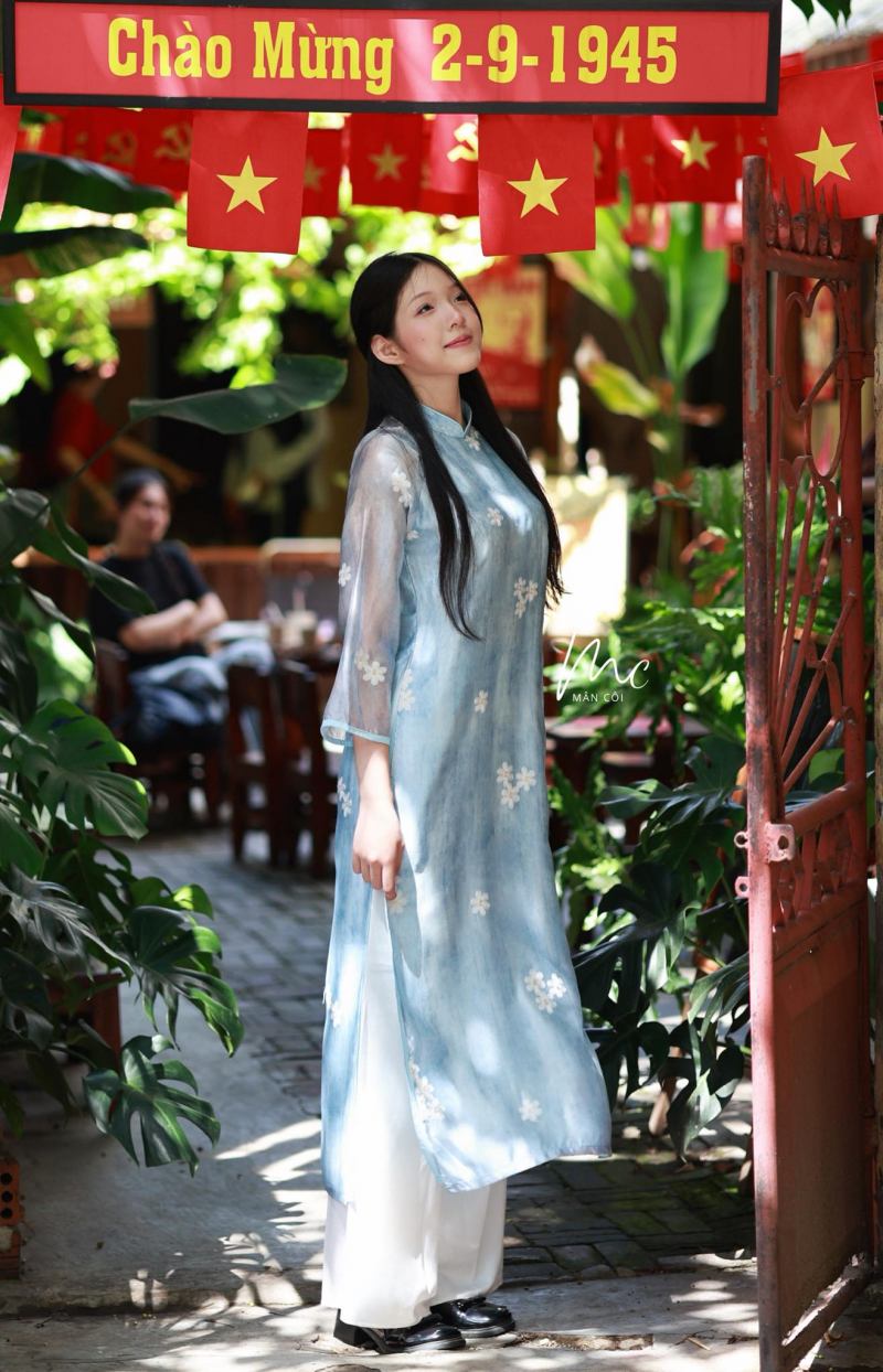 Áo dài Mân Côi