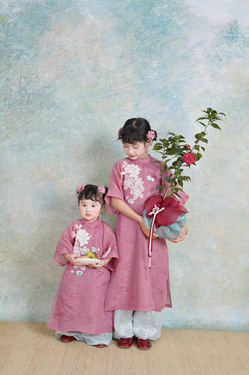 ﻿Áo dài mẹ và bé Kengin