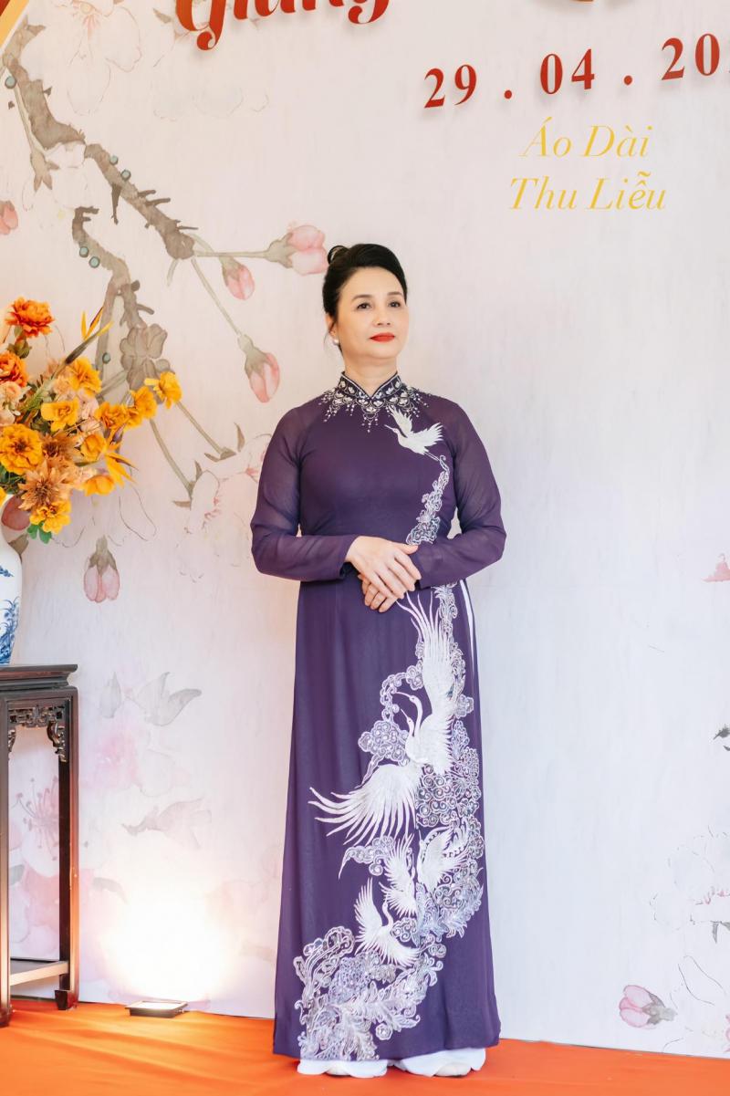 Áo dài Thu Liễu