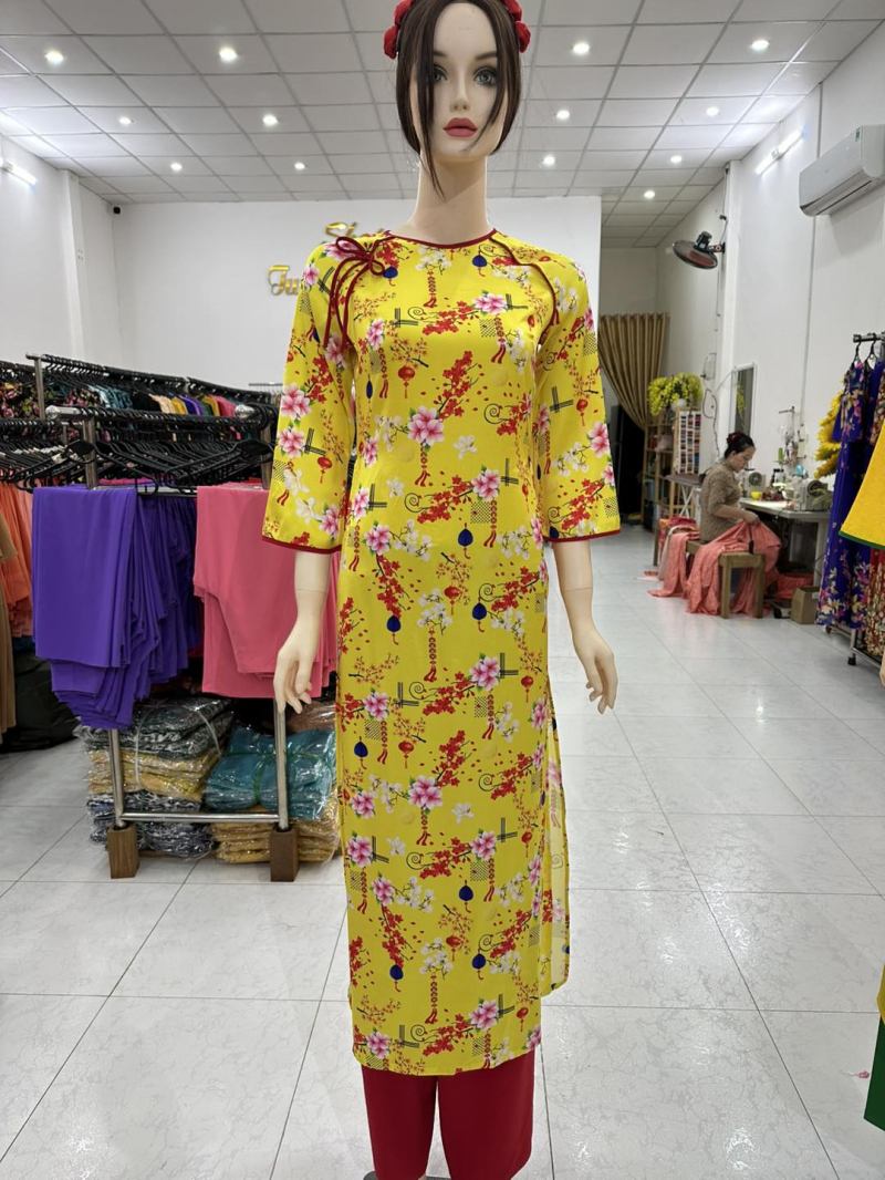 Áo dài Tuyến Nguyễn
