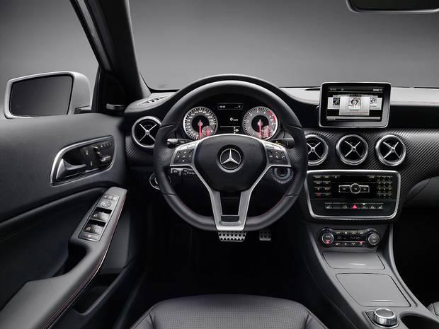 Nội thất và không gian lái của Mercedes A Class