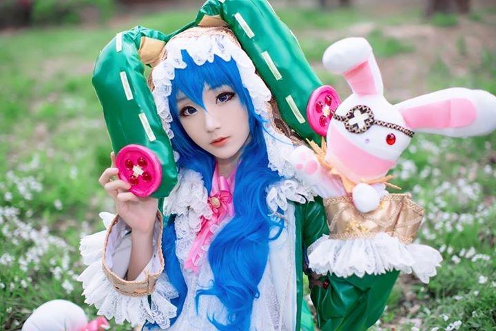 Yoshino (Date A Live)