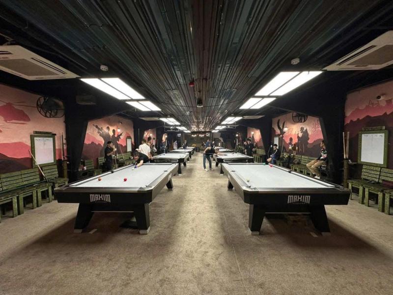 B52 Billiards Club
