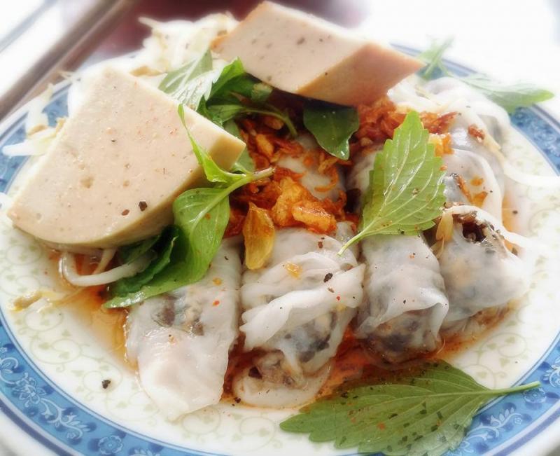 Bà Tuyết - Bánh Cuốn