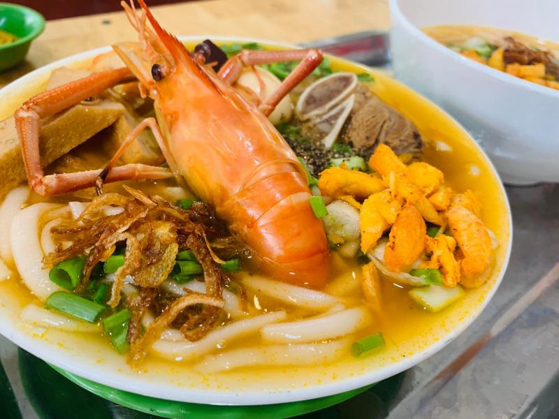 Bà Yum - Bánh Canh Ghẹ Miền Trung