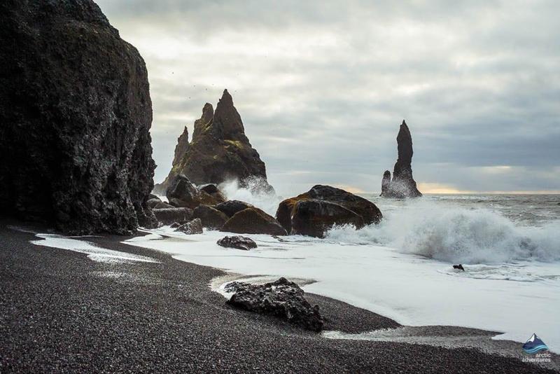 Bãi biển Reynisfjara, Iceland