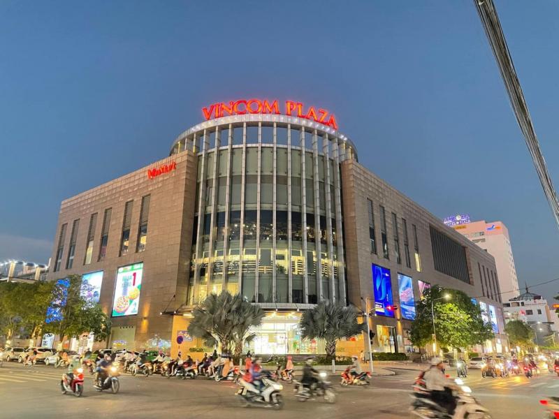 Bãi giữ xe tại Vincom Plaza Biên Hòa