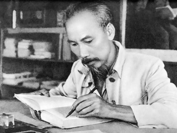 Câu chuyện kể về đức tính giản dị của chủ tịch Hồ Chí Minh cùng bài học ý nghĩa nhất