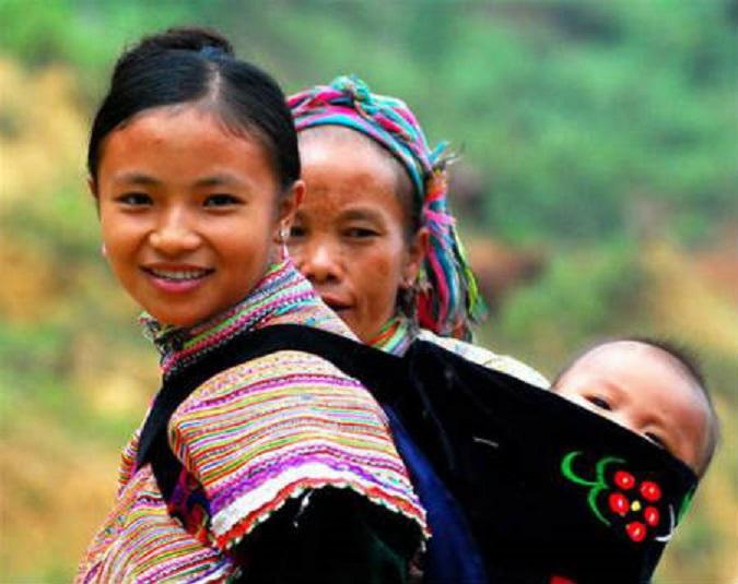 Top 9 Bài văn phân tích hình ảnh người mẹ Tà-ôi trong "Khúc hát ru những em bé lớn trên lưng mẹ" của Nguyễn Khoa Điềm