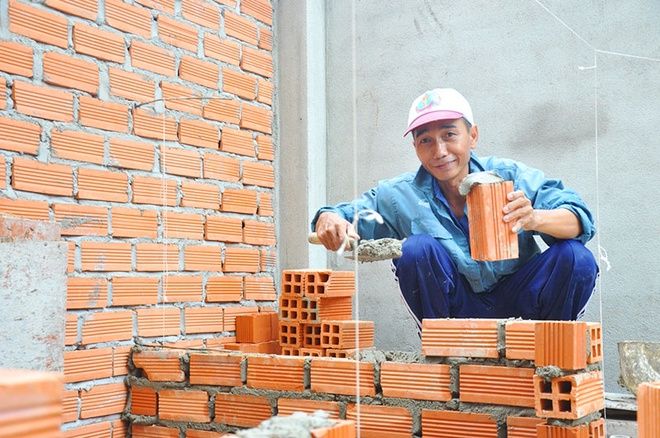 Top 11 Bài văn tả một người thợ xây đang làm việc (lớp 5) hay nhất -  Toplist.vn