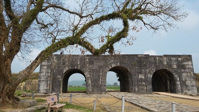 Bài văn thuyết minh về thành nhà Hồ hay nhất - Bài mẫu số 5