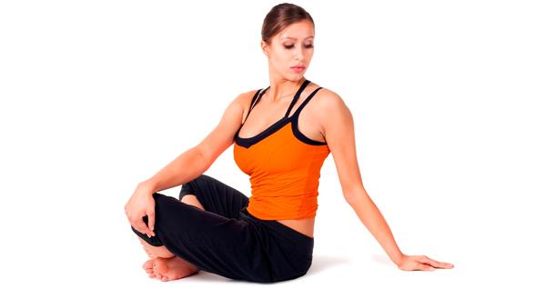 Bài yoga khởi động ngồi vặn người