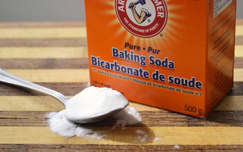 Baking soda giúp trị thâm nách