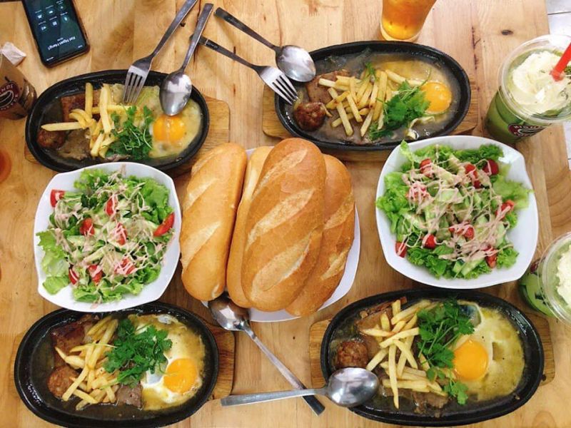 Top 9 quán bánh mỳ chảo vừa ngon vừa rẻ ở Sài Gòn