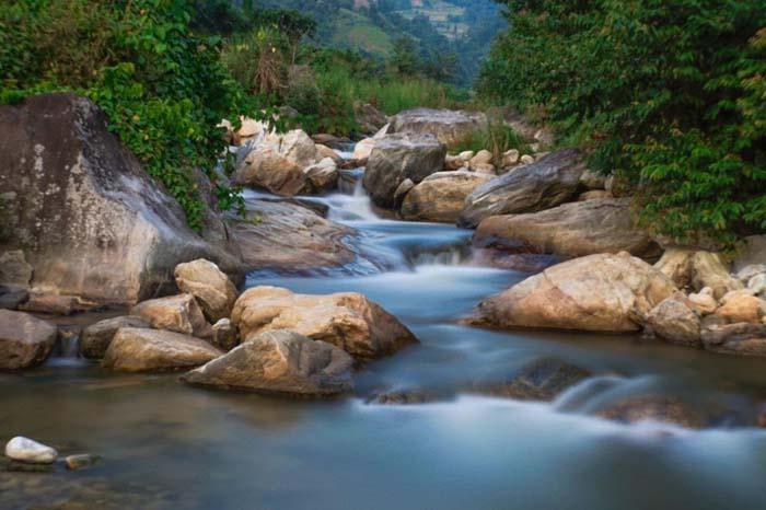 Dòng suối thơ mộng, hiền hòa ở bản Hồ