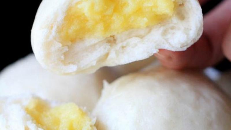 Bánh bao nhân custard đậu xanh