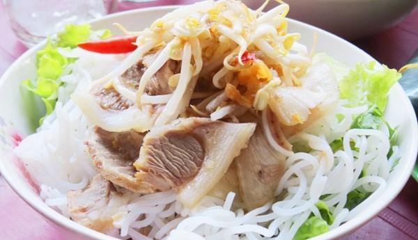 địa chỉ thưởng thức món ăn Huế cực ngon ở Sài Gòn