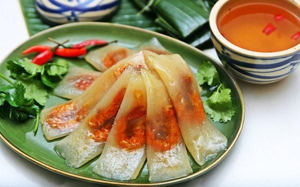 Bánh bột lọc hấp lá chuối