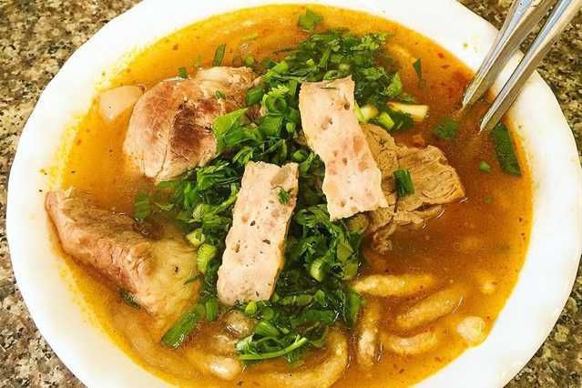 Bánh Canh Bà Hường Chợ Lầu Đà Lạt