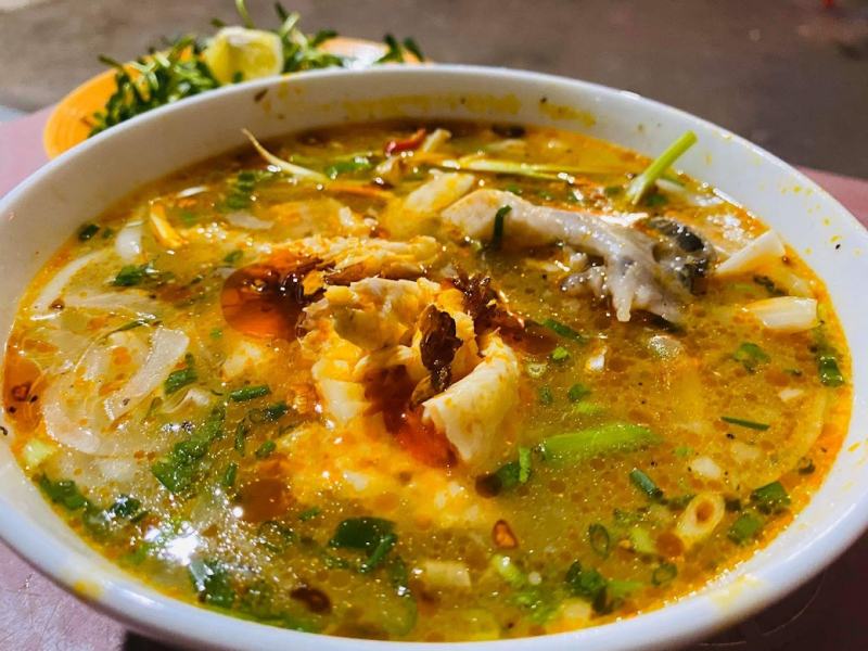 Bánh canh cá lóc Cô Tuyền