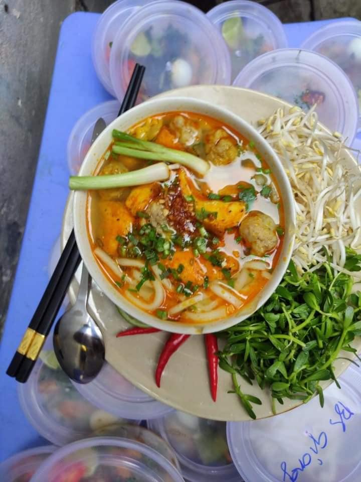 Bánh Canh Cá Lóc Hoàng Yến