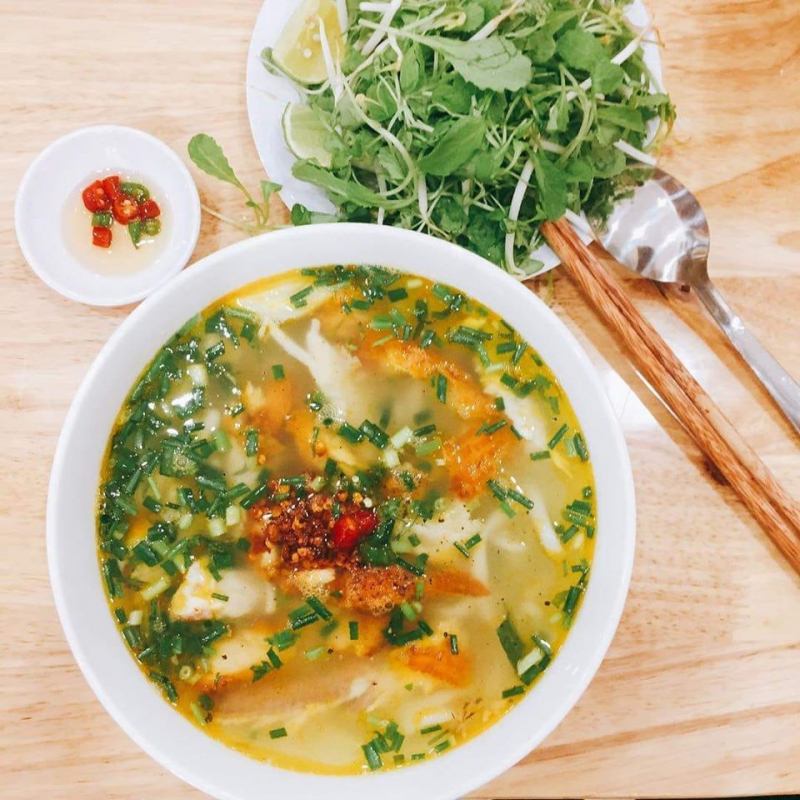 Bánh canh cá lóc Huế