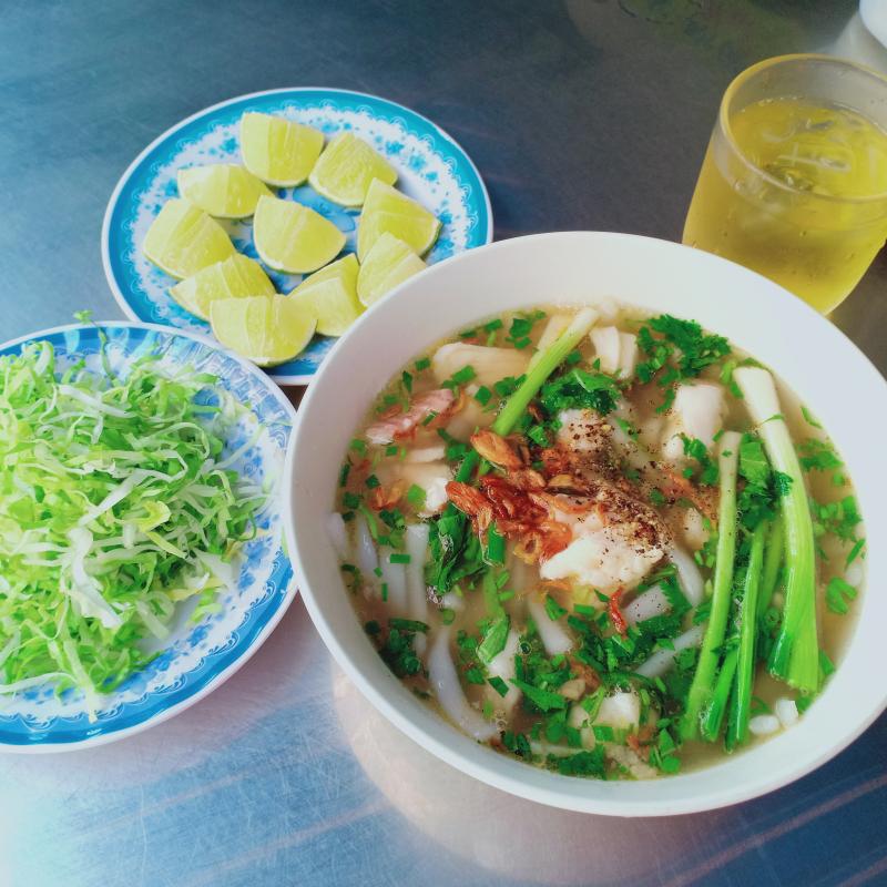 ﻿﻿Bánh canh chả cá