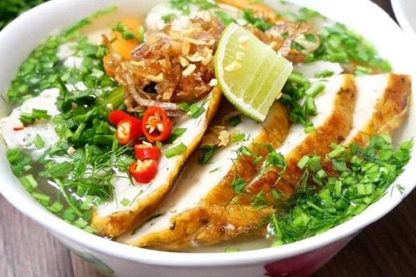 Fish cake soup