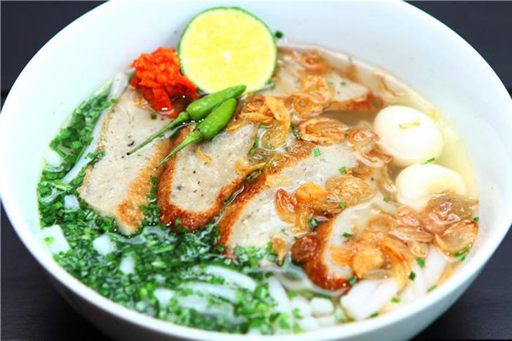 Fish cake soup