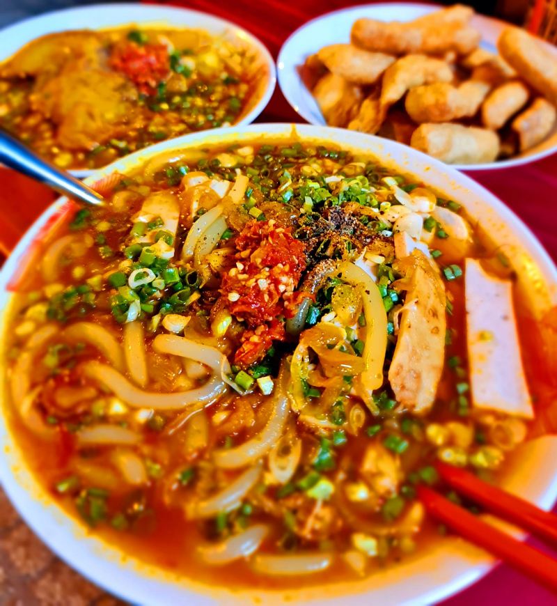 Bánh Canh Chợ Thiếc