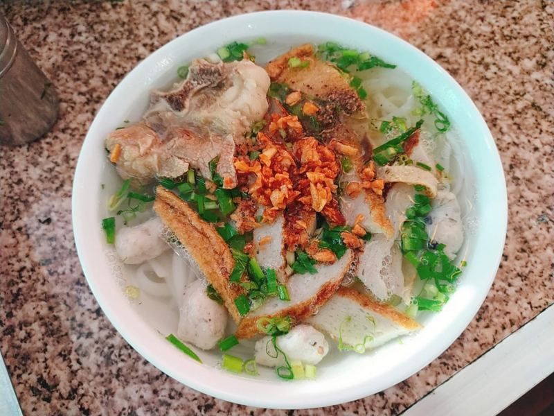 Bánh canh Cô Út Chợ Đêm