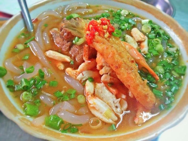 Quán bánh canh cua, ghẹ nổi tiếng nhất Sài Gòn