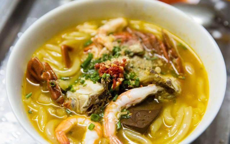 Quán bánh canh cua, ghẹ nổi tiếng nhất Sài Gòn