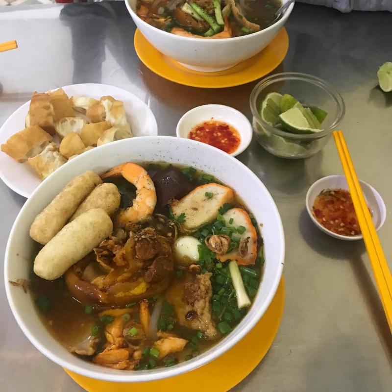 Quán bánh canh ngon ở quận 5, TP.HCM