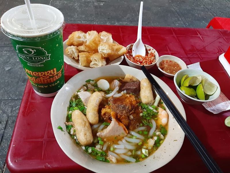 Bánh canh cua Út Lệ