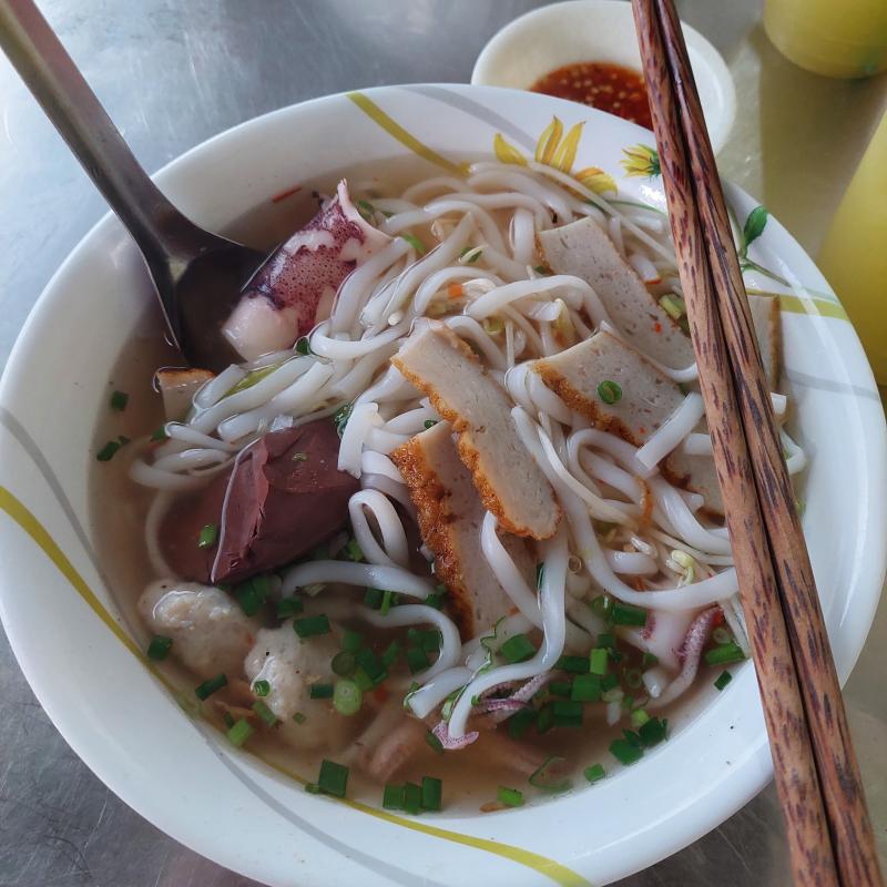 Bánh Canh Đèn Dầu