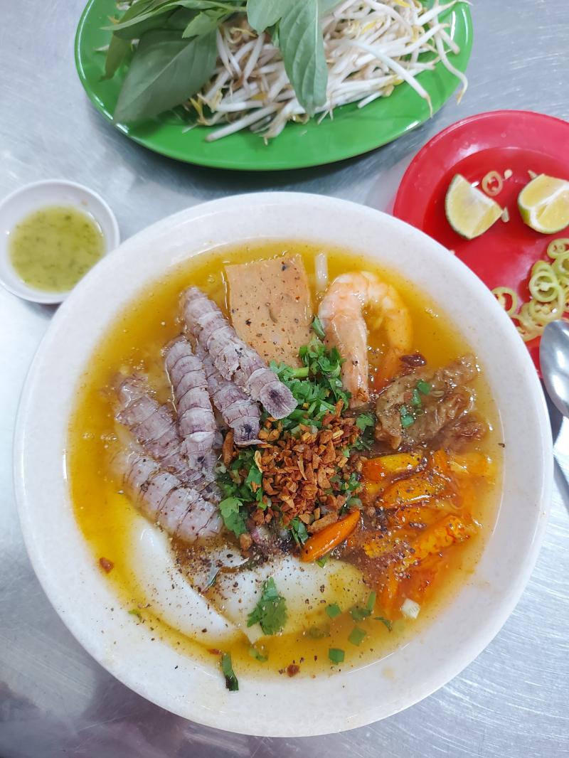 Bánh canh ghẹ Bà Ba